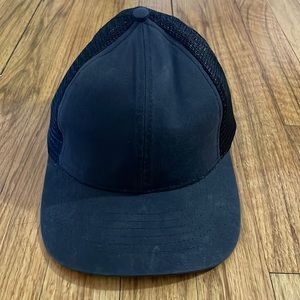 Huckberry Waxed Canvas Men’s Trucker Hat